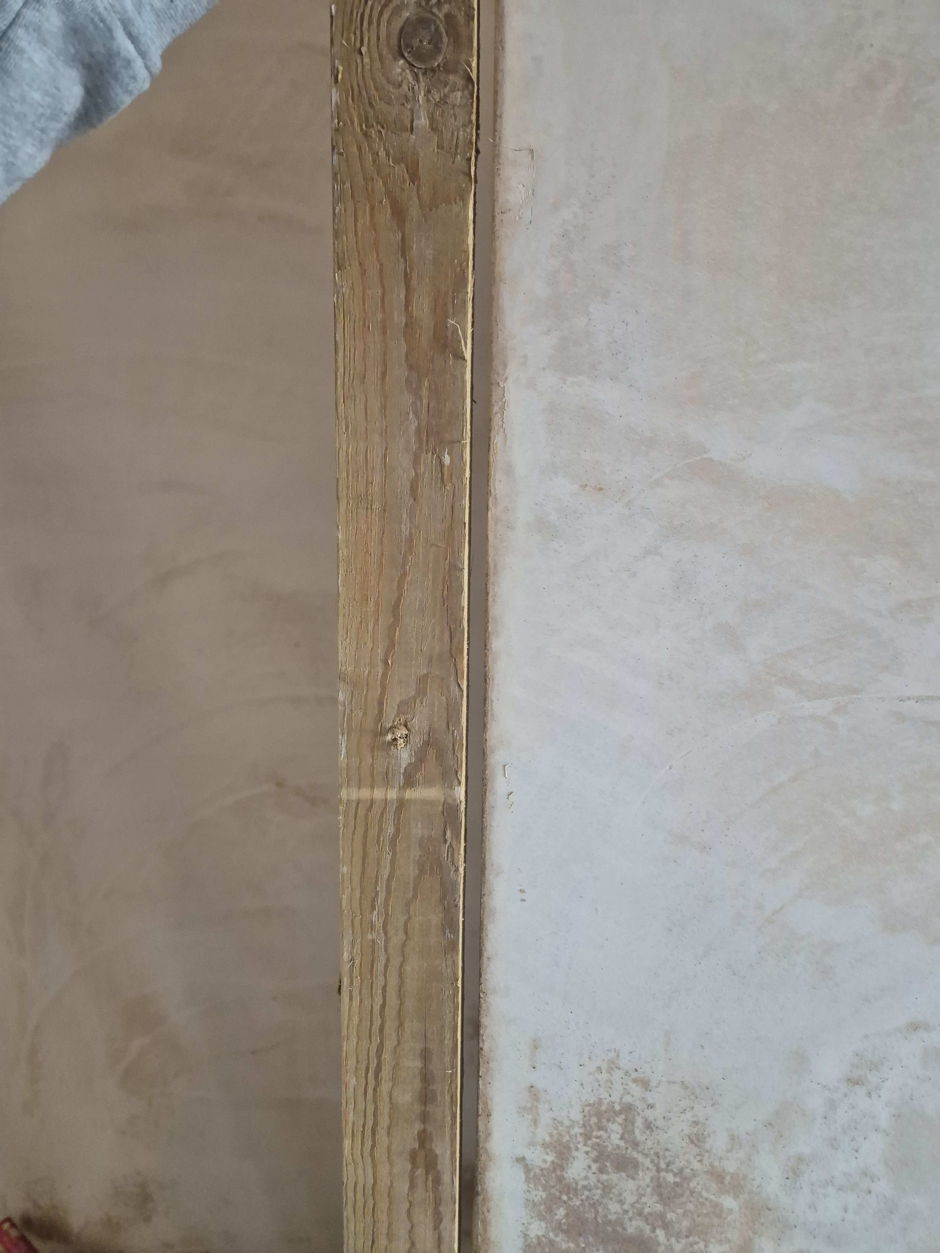 How to level out new plaster?