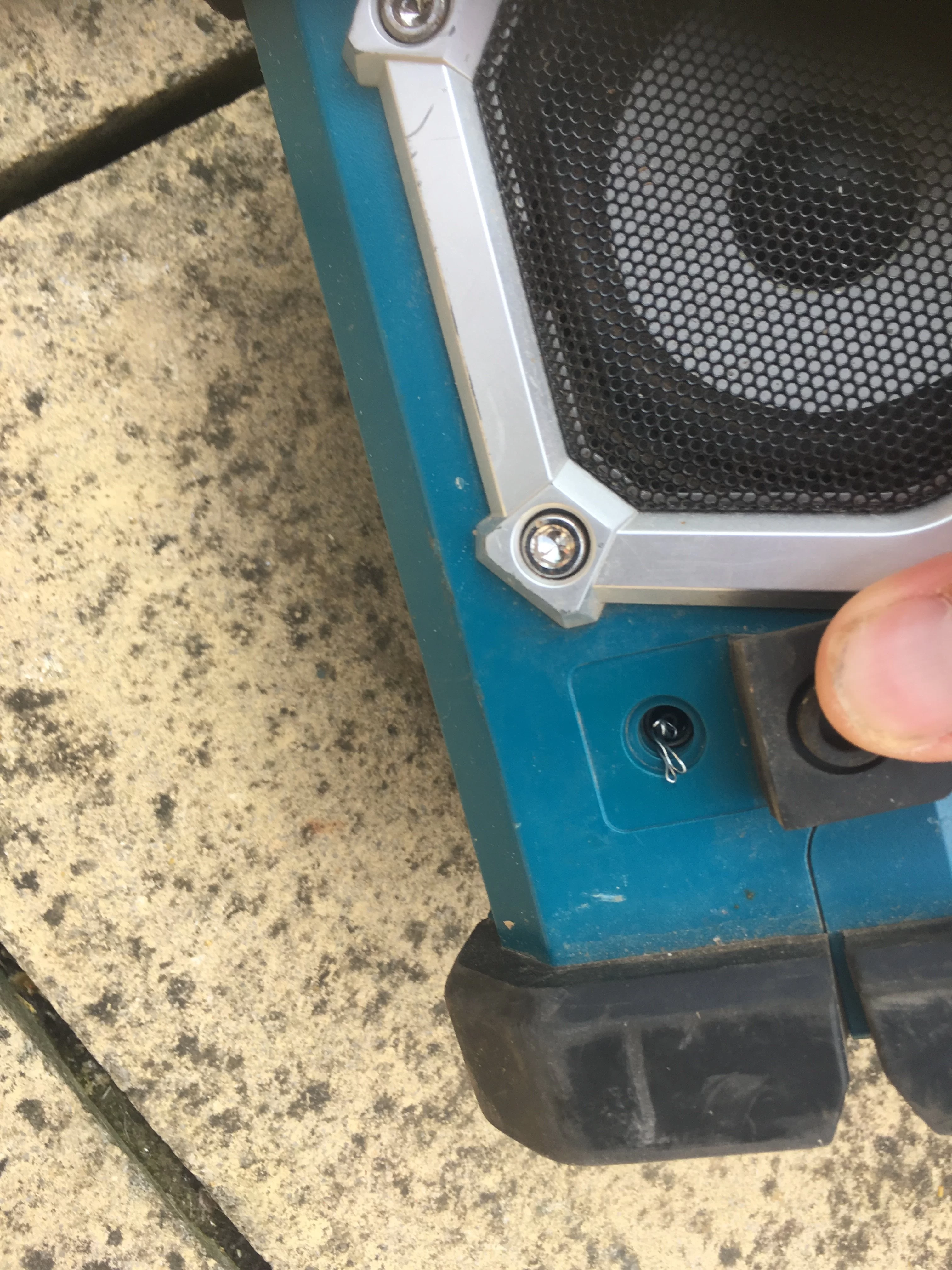 Makita radio problems