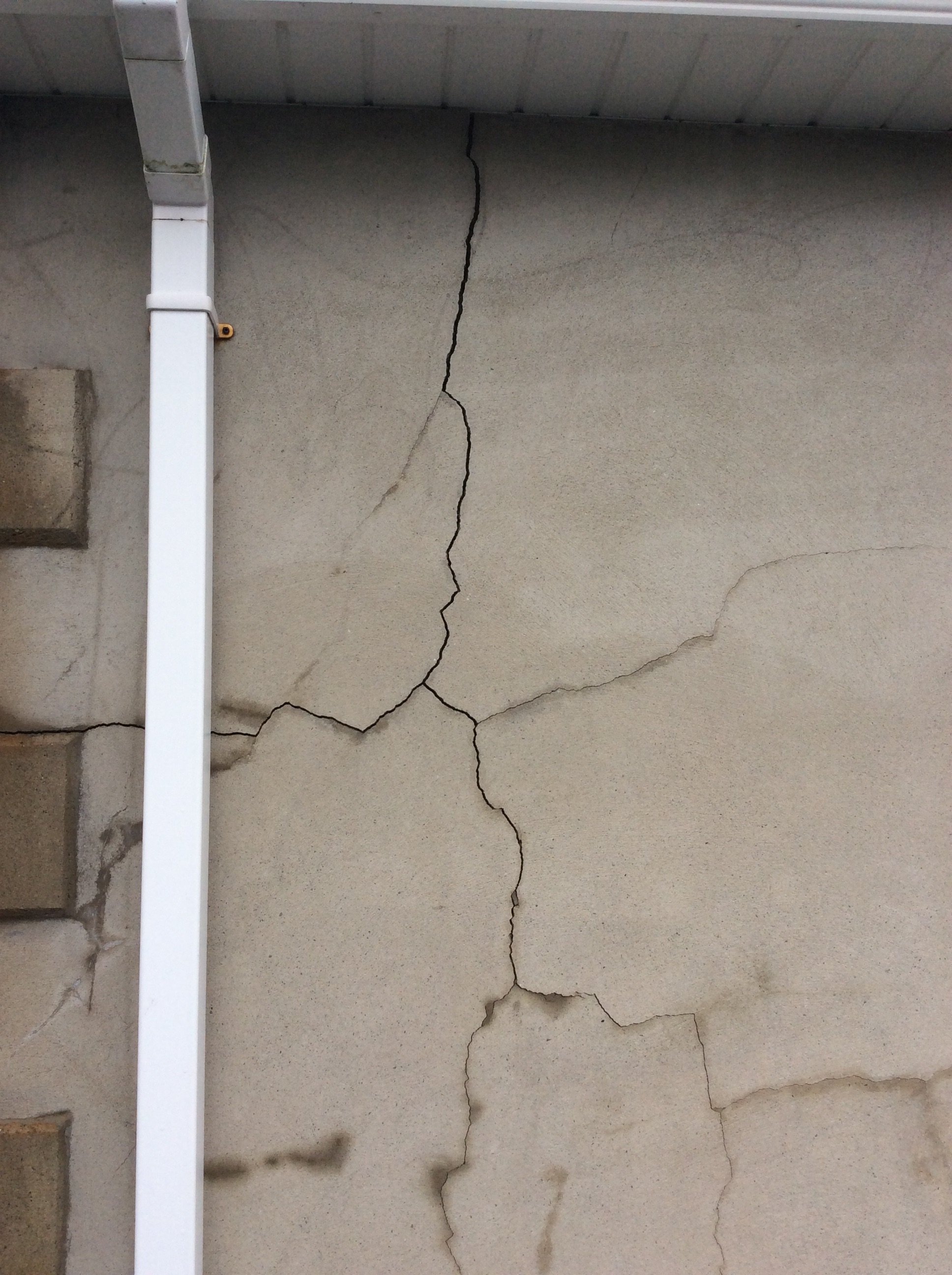 Wall cracks