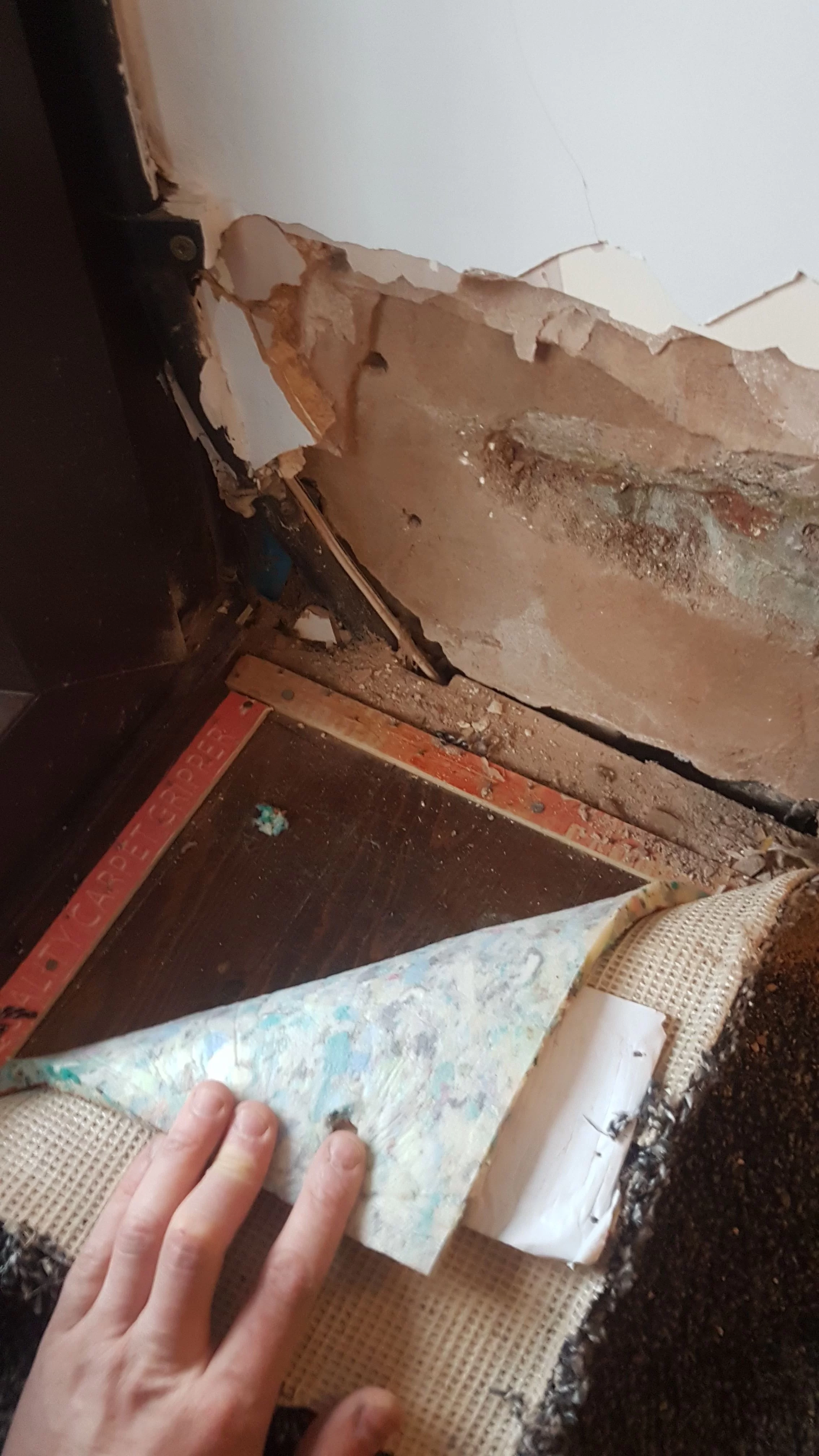 Dealing with blow plaster walls