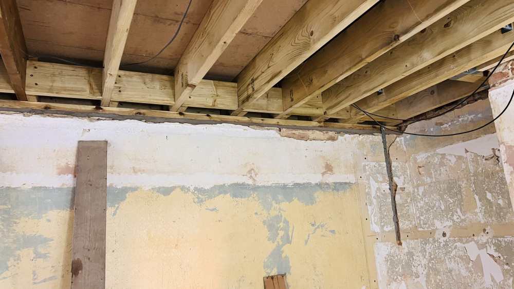 How to plaster small strip at top of wall with timber wall plate after removal of coving.