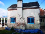 Floating sand/ cement over painted brick and plinth