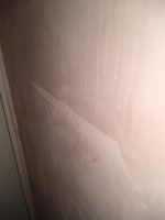 Is it normal to not plaster around doorways?